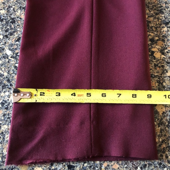 Tahari Arthur S. Levine Women’s lined jacket and pant suit in a deep wine shade - Picture 8 of 16